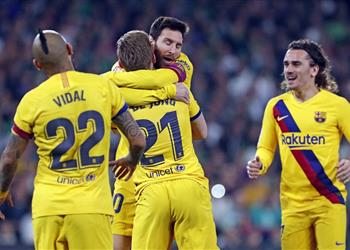 دي يونج التدريب مع ميسي كان غريب ا وفي برشلونة تشعر دائم ا بإمكانية التتويج بدوري الأبطال