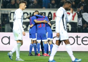 فيديو بمشاركة كوكا أولمبياكوس يتأهل لدورة حسم لقب الدوري اليوناني بعد الانتصار على باوك