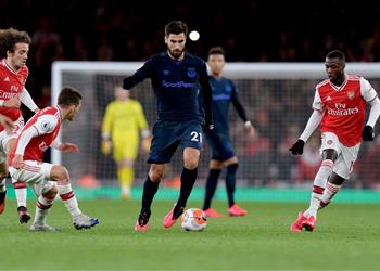 بعد تعافيه من الإصابة المروعة آرسنال يوجه رسالة إلى جوميز عقب مشاركته مع إيفرتون