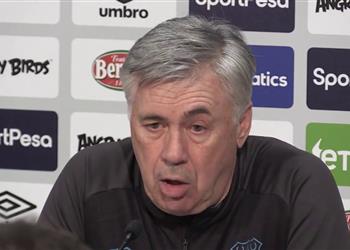 أنشيلوتي ينتقد دفاع إيفرتون أمام آرسنال ويؤكد جوميز سيبدأ مواجهة مانشستر يونايتد