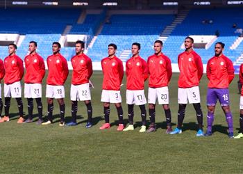 بالصور جمال محمد علي يوجه نصائح للاعبين الشباب قبل مواجهة فلسطين ويستشهد بصلاح وتريزيجه والنني