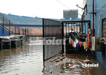 بالصور ممرات استاد القاهرة غارقة في المياه قبل مباراة الأهلي والزمالك