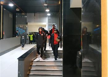 وصول حافلة الأهلي إلى استاد القاهرة استعدادا لمواجهة الزمالك