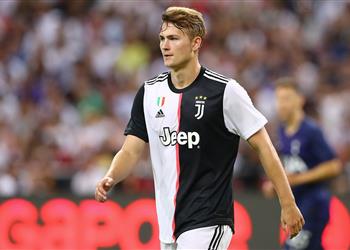 دي ليخت لم أكن مدافع ا في بدايتي ويوفنتوس الأقوى داخل إيطاليا