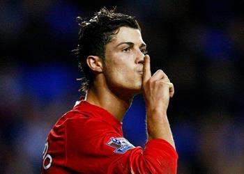 رئيس ريال مدريد السابق اتفقنا مع رونالدو على ضمه من مانشستر يونايتد قبل موسمه الأخير في إنجلترا