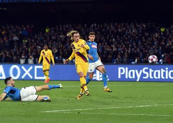 بالفيديو برشلونة بـ 10 لاعبين يخطف تعادل ثمين من نابولي في دوري أبطال أوروبا