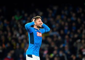 فيديو بوسكيتس يتسبب في إصابة ميرتنز وتأكد غيابه عن برشلونة في الإياب أمام نابولي