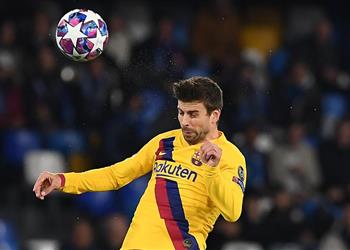 بعد إصابته أمام نابولي برشلونة قد يفقد خدمات بيكيه في الكلاسيكو ضد ريال مدريد