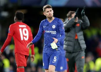 لامبارد يلوم جورجينيو بعد الخسارة أمام بايرن ميونخ ويؤكد لم أر تدخل ألونسو على ليفاندوفسكي