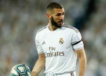 وكيله ي علنها بنزيما جدد تعاقده مع ريال مدريد