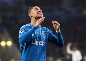 خطاب رونالدو لم يكن كافي ا صحيفة تكشف حديث كريستيانو لنجوم يوفنتوس قبل الهزيمة أمام ليون
