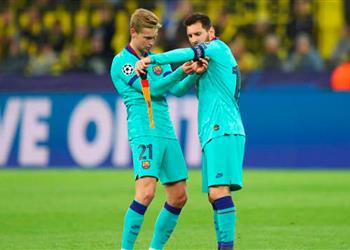 دي يونج لا أخبر ميسي كيف أريده أن يلعب