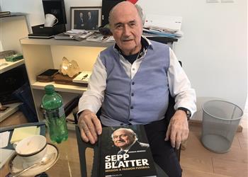 بلاتر يهاجم رئيس كاف ويؤكد إذا كان حياتو متواجد ا فلن يقبل بتدخلات فيفا