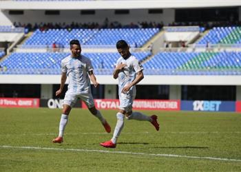 فيديو بيراميدز يضع قدم ا في نصف نهائي الكونفدرالية بثلاثية أمام زاناكو