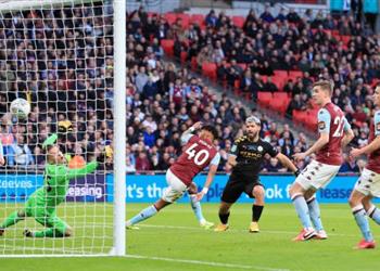 بالفيديو بمشاركة المحمدي وتريزيجيه مانشستر سيتي بطلا لكأس كاراباو على حساب أستون فيلا