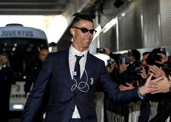 صورة رونالدو في المنصة الشرفية للبرنابيو استعداد ا لكلاسيكو ريال مدريد وبرشلونة