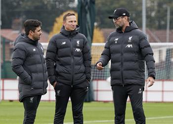 كلوب يعلق على رحيل مدرب شباب ليفربول بعد مساهمته في التأهل بكأس الاتحاد الإنجليزي