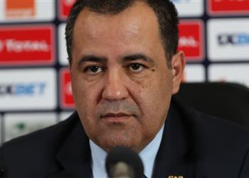 تقارير مغربية معاذ حجي سكرتير عام كاف يستقيل من منصبه