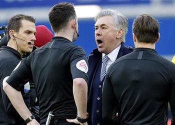 الاتحاد الإنجليزي يتهم أنشيلوتي بسوء السلوك بعد طرده أمام مانشستر يونايتد