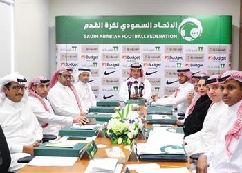اتحاد الكرة السعودي ندرس تأجيل مباريات الدوري ونؤيد ايقاف النشاط القاري