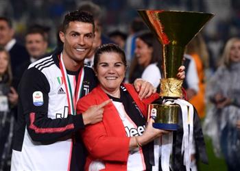 نقل والدة كريستيانو رونالدو إلى المستشفى بعد إصابتها بجلطة دماغية