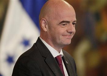 إنفانتينو يطالب بالهدوء في التصدي لفيروس كورونا ويؤكد كرة القدم قد تكون علاج ا