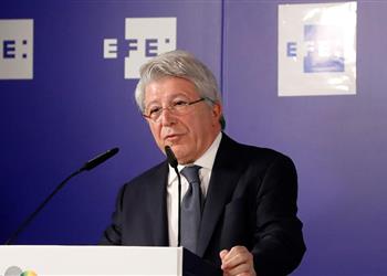 رئيس أتلتيكو مدريد يتحدث عن احتمالية إيقاف الدوري الإسباني