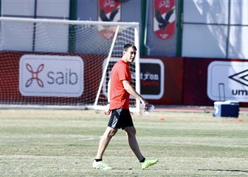 فايلر يكثف جلساته مع عبد الحفيظ والجهاز المعاون في الأهلي استعداد ا لـ صن داونز