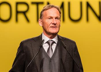 دورتموند يخطف موهبة برمنجهام أمام أنظار ليفربول وكبار أوروبا