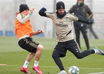 إيسكو يعود لتدريبات ريال مدريد قبل مواجهة بيتيس