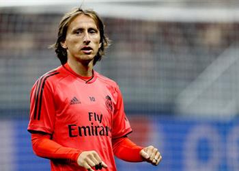 ريال مدريد يمنح مودريتش حق تقرير مصيره بنهاية الموسم