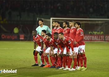 فايلر يحاضر لاعبي الأهلي فني ا قبل التوجه لملعب مباراة صن داونز
