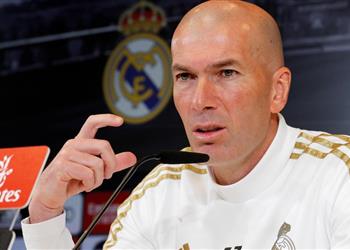 زيدان يرد على أنباء مفاوضاته مع فرنسا ويوفنتوس ويكشف موقفه من الرحيل عن ريال مدريد
