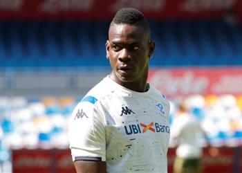 بالوتيلي يطالب بتوقف كرة القدم في إيطاليا بسبب كورونا صحتنا أهم من المال