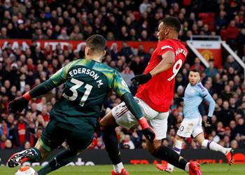 فيديو مانشستر يونايتد يتخطى مانشستر سيتي بثنائية نظيفة في الدوري الإنجليزي