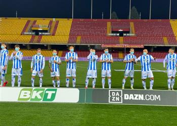 بسبب كورونا لاعبو بيسكارا يلجأون للأقنعة الوقائية أمام بينفينتو بالدوري الإيطالي