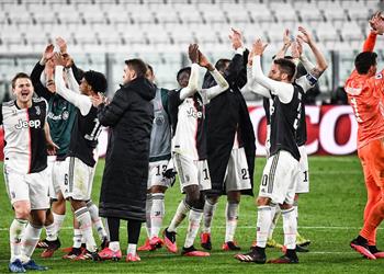 فيديو لاعبو يوفنتوس يوجهون التحية للمدرجات الفارغة بعد الفوز على إنتر ميلان