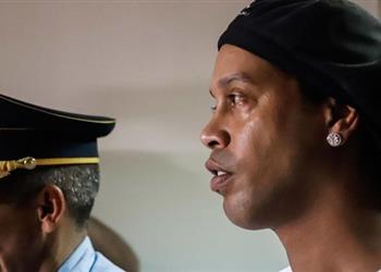 مصائب رونالدينيو تتواصل اكتشاف دلائل جديدة تشير إلى ارتكابه جرائم بجانب التزوير