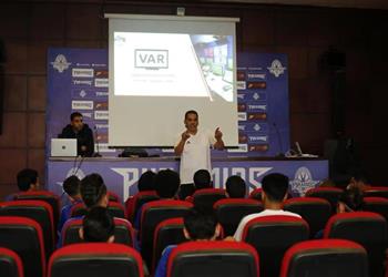 جمال الغندور يحاضر بيراميدز بسبب تقنية الفار