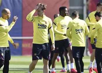 غياب ثنائي برشلونة واستدعاء الشباب إلى المران