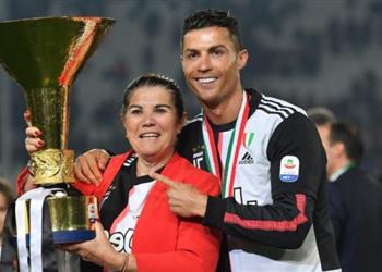 كريستيانو رونالدو يغادر إيطاليا بسبب كورونا