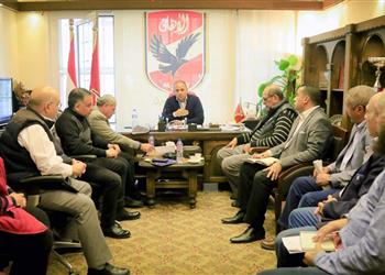 اجتماع في الأهلي لمكافحة فيروس كورونا