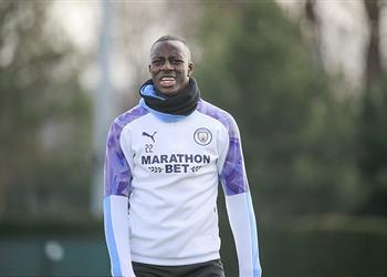 اشتباه في إصابة ميندي بـ فيروس كورونا ومانشستر سيتي يعزل اللاعب