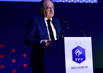 بعد تصريحات ماكرون الاتحاد الفرنسي ي علن تعليق المسابقات لأجل غير مسمى بسبب فيروس كورونا