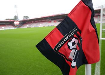 بورنموث ي علن دخول حارس مرماه و4 أشخاص الحجر الصحي بعد اشتباه إصابتهم بـ كورونا