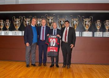 شكوك حول إصابة بيريز وأبيدال بـ كورونا بسبب نائب رئيس فلامنجو