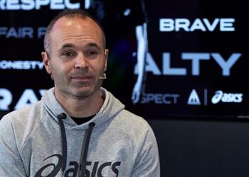 إنييستا يوجه رسالة دعم لـ إسبانيا بعد تفشي كورونا عقولنا معكم جميع ا