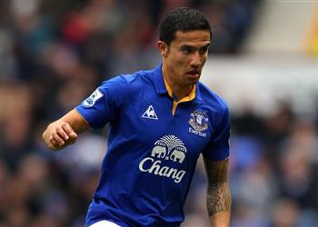 لاعب إيفرتون السابق يؤيد قرار إيقاف الدوري الإنجليزي صحة المجتمع أكثر أهمية من الكرة