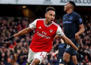 آرسنال يريد تحصين أوباميانج وغلق الباب في وجه برشلونة وعقبتان أمام الجانرز