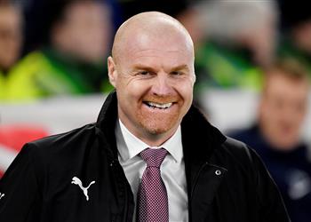 مدرب بيرنلي الأفضل في الدوري الإنجليزي عن شهر فبراير